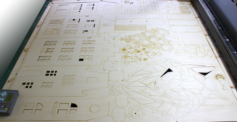 Wycinanie pełnego arkusza sklejki